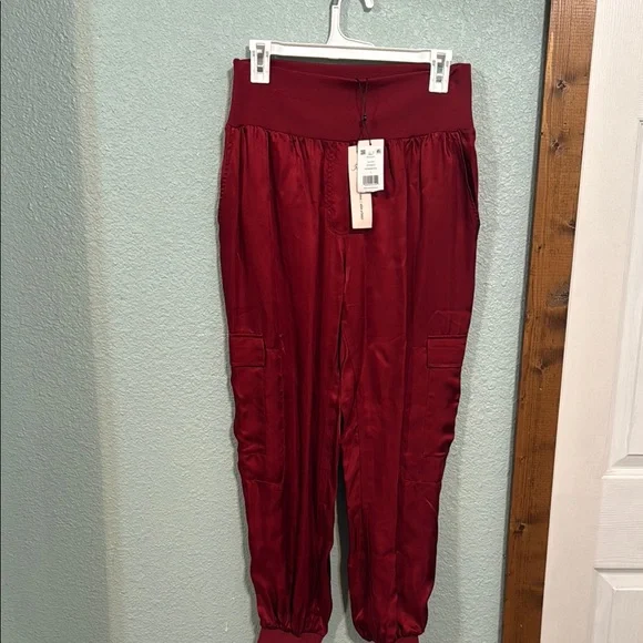 Cinq a sept Giles Twill Cargo Joggers  Satin rosewood Pants - Picture 6 of 6